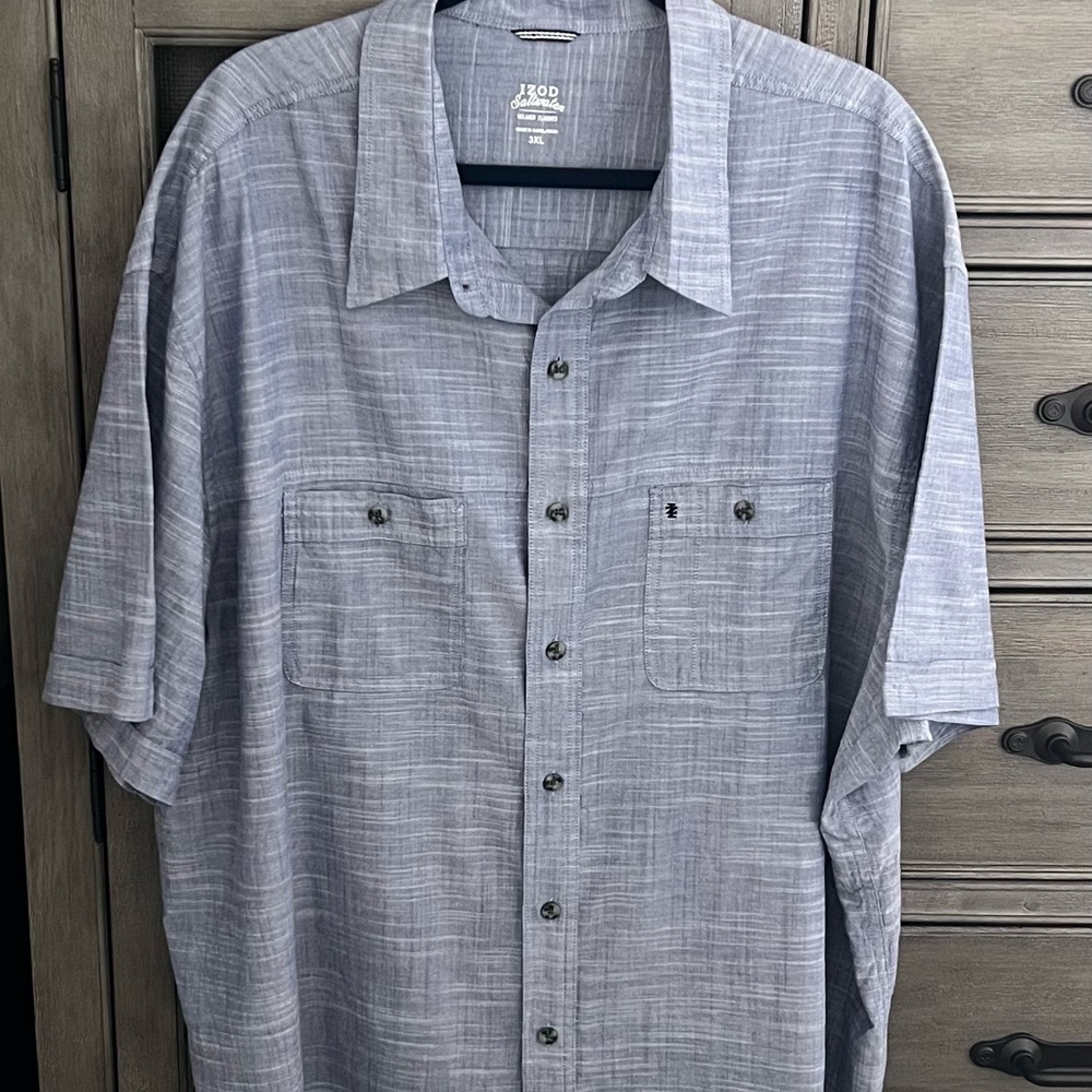 IZOD Men's Blue Short Sleeve Shirt